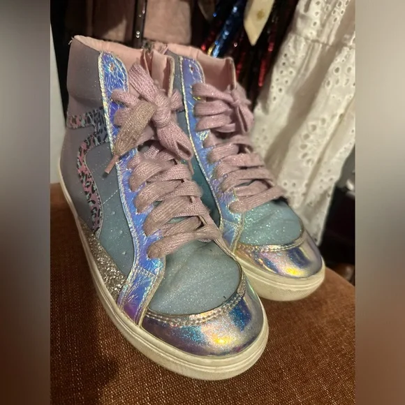 Wonder Nation Stylish Girls High-Top Sneakers - Picture 4 of 6